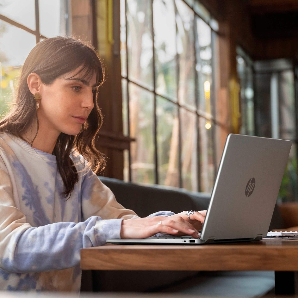 HP OmniBook 5 Flip 14-fp0013dx Laptop, 14" 2K IPS Touch Display Intel Core 5 120U Processor 8GB RAM 512GB SSD Intel Graphics English keyboard Windows 11 Home Glacier Silver