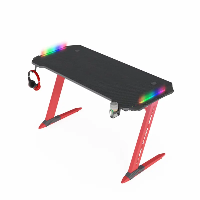 طاولة ألعاب بتصميم Z بسطح كربوني وإضاءة RGB وحامل كوب وخطاف سماعات - أحمر